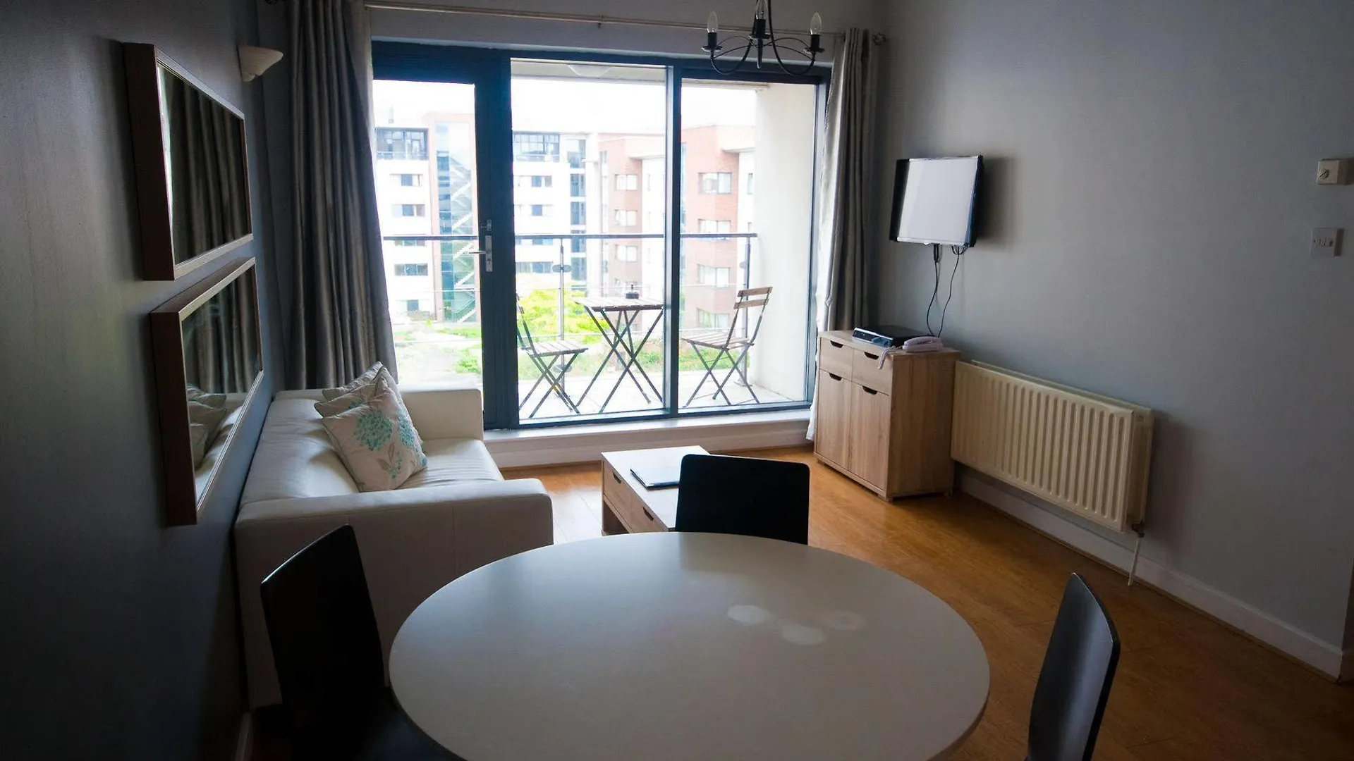 Ifsc Dublin City Apartments Hotel